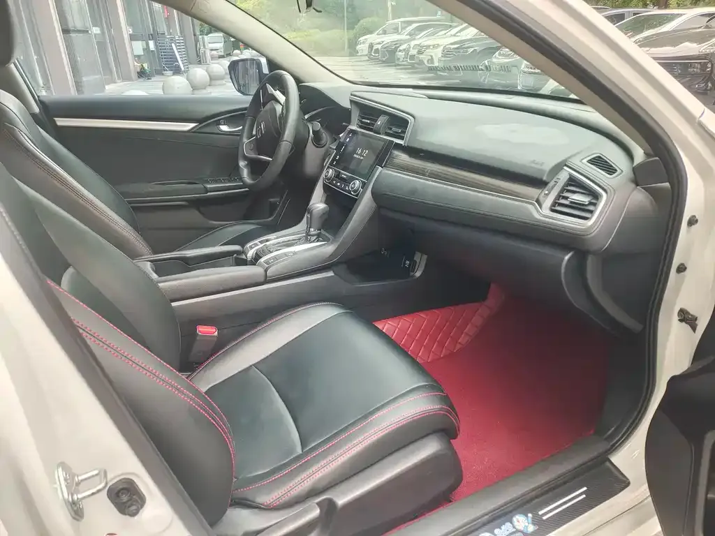 Honda Civic — фото 10