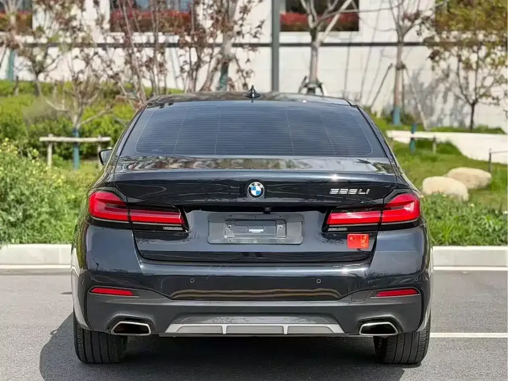 BMW 5 Series — фото 4