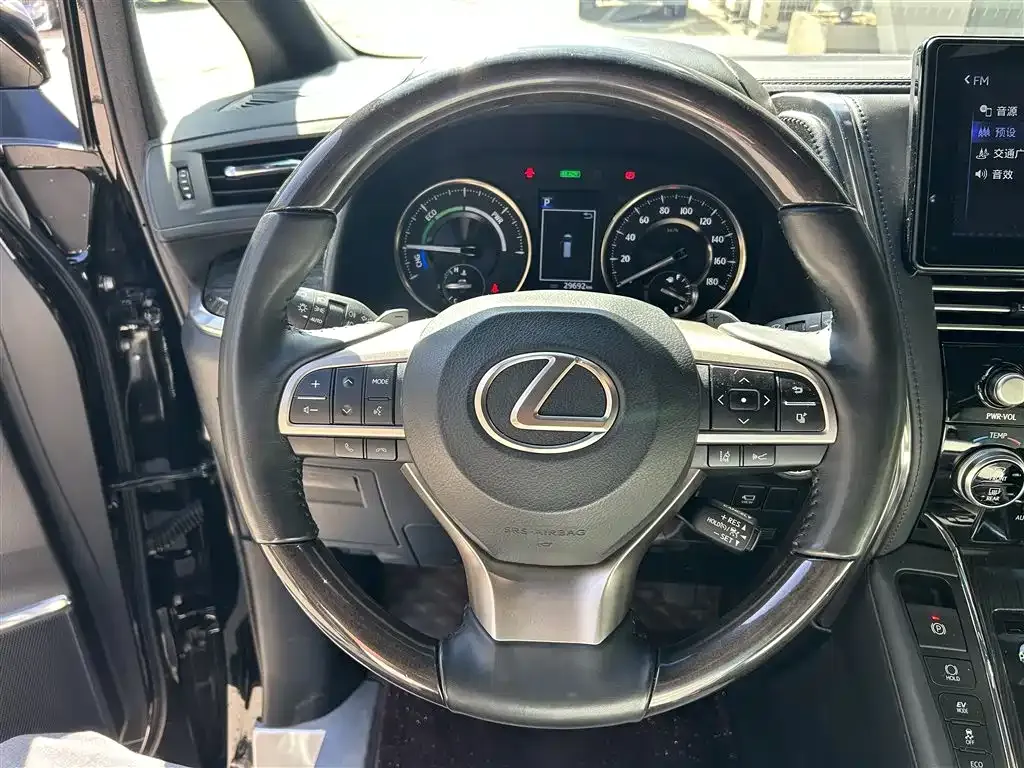 Lexus LM 2022 из CN, фото 3
