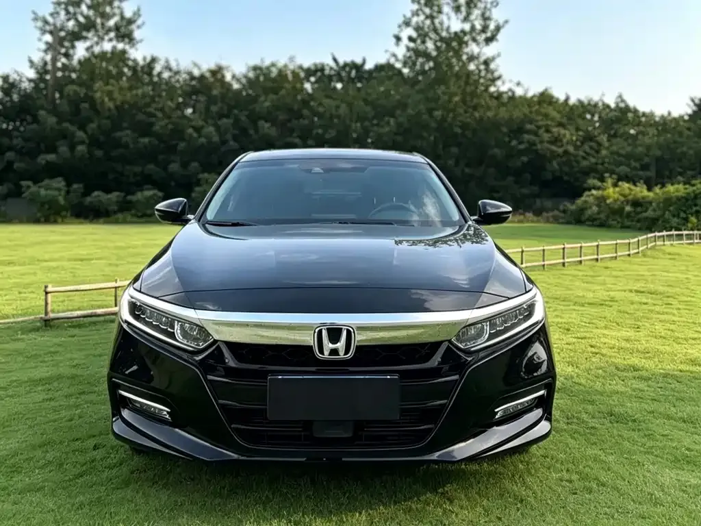 Honda Accord — фото 8