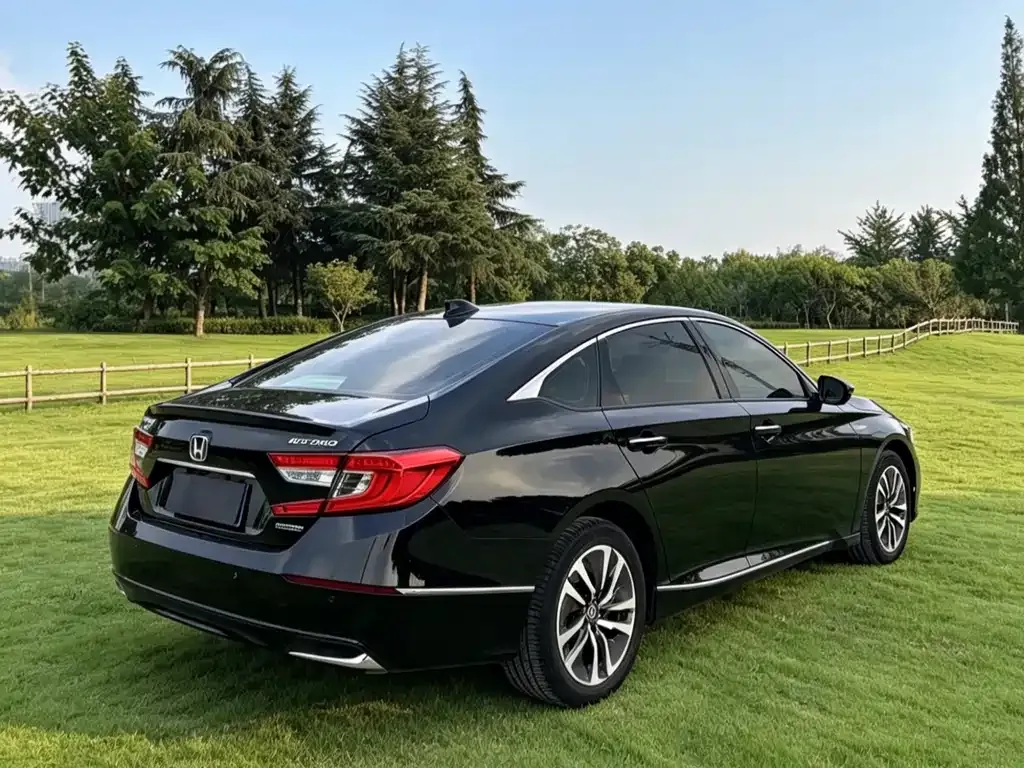 Honda Accord — фото 4