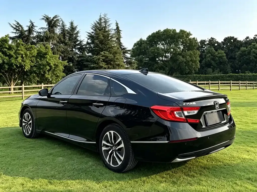 Honda Accord — фото 6