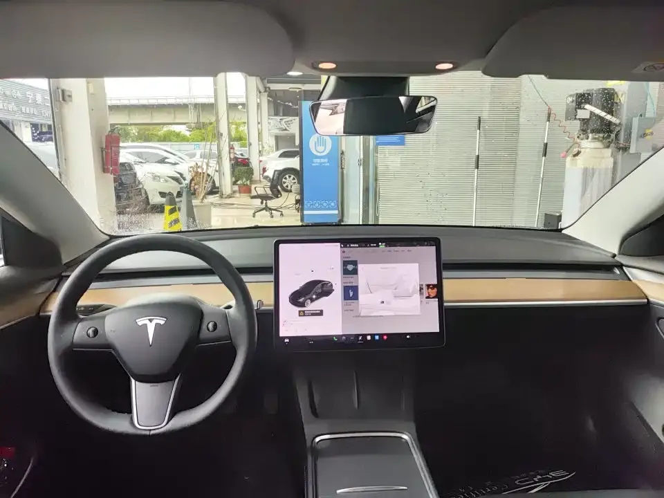 Tesla Model 3 — фото 5