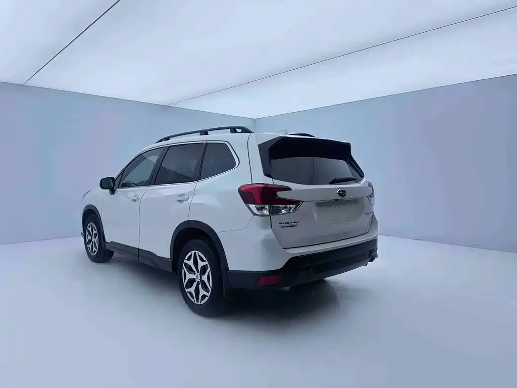 Subaru Forester — фото 4