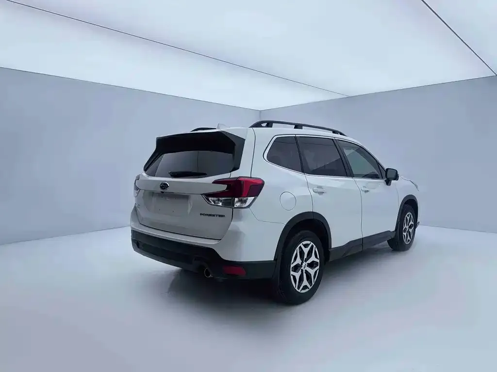 Subaru Forester — фото 5