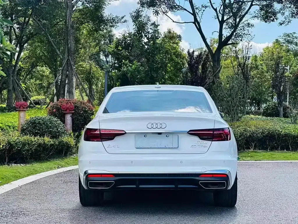 Audi A4L — фото 4