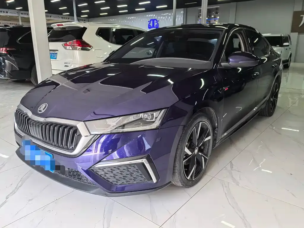 Skoda Octavia — фото 1
