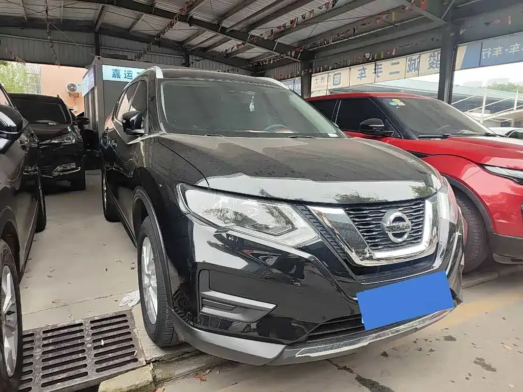 Nissan X-Trail — фото 1