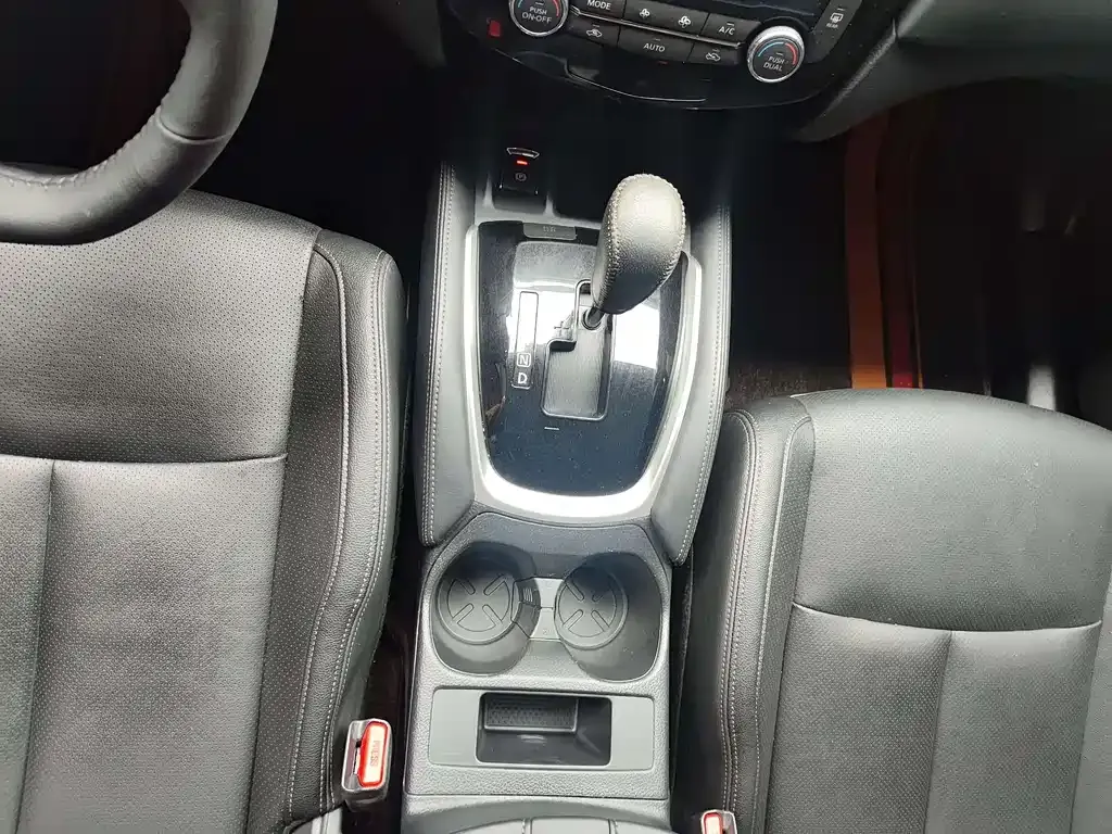 Nissan X-Trail — фото 10