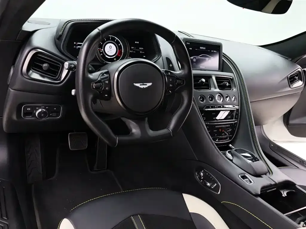 Aston Martin DB11 2022 из CN, фото 6