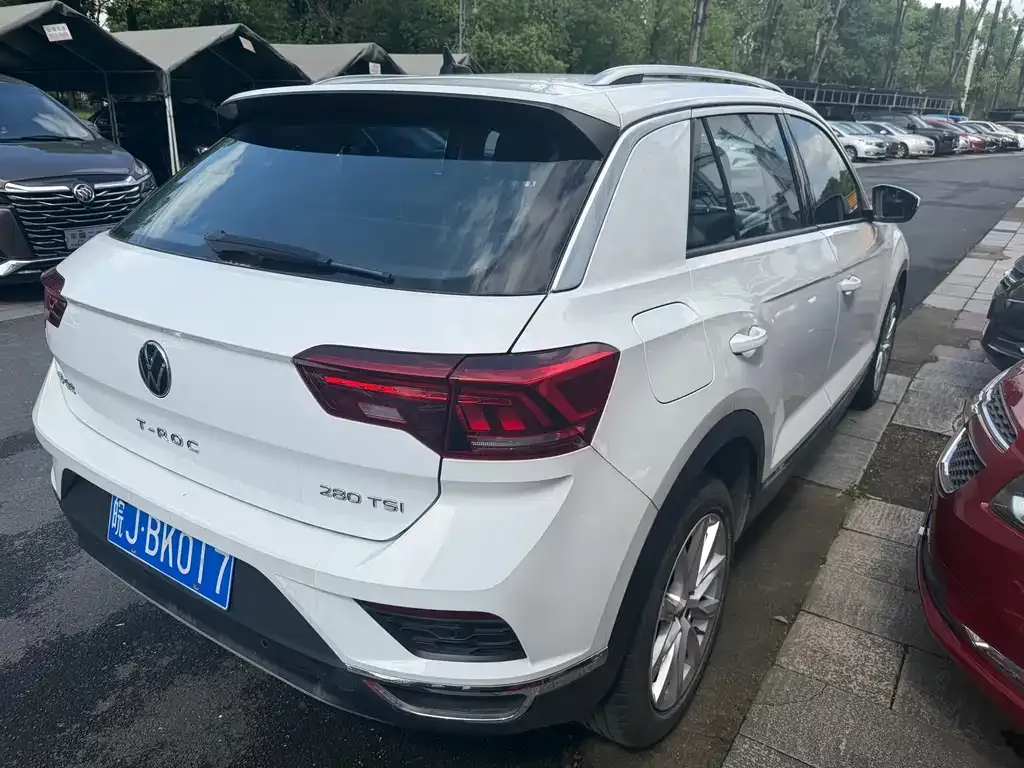 Volkswagen T-Roc 2023 из CN, фото 4