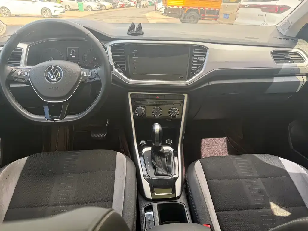 Volkswagen T-Roc 2023 из CN, фото 8