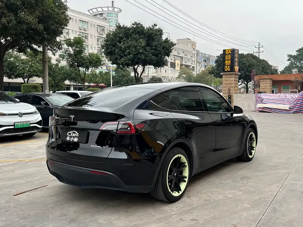 Tesla Model Y — фото 7