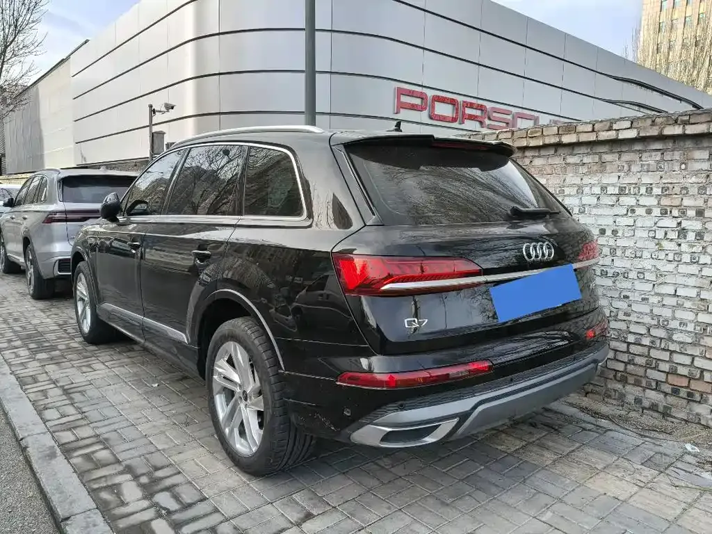 Audi Q7 — фото 3