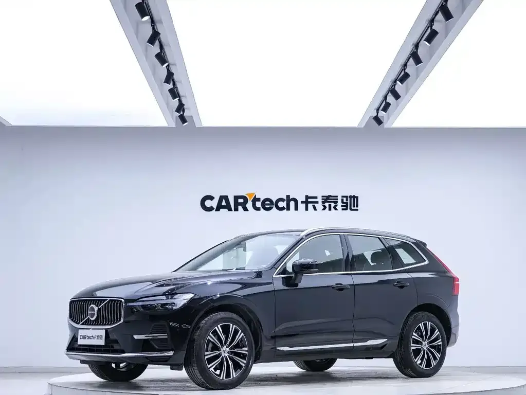 Volvo XC60 — фото 1