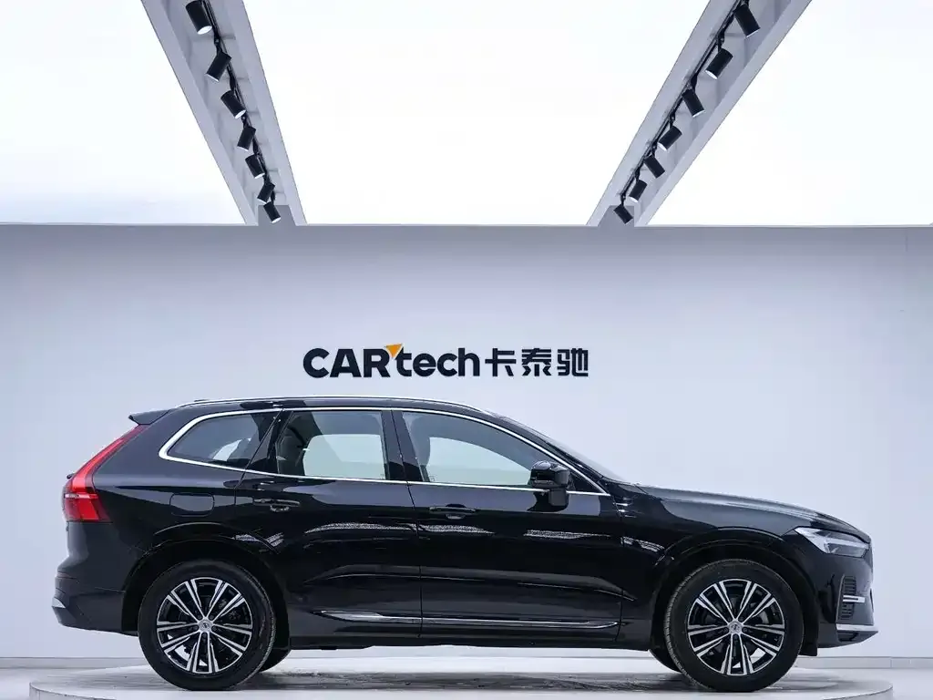Volvo XC60 — фото 9