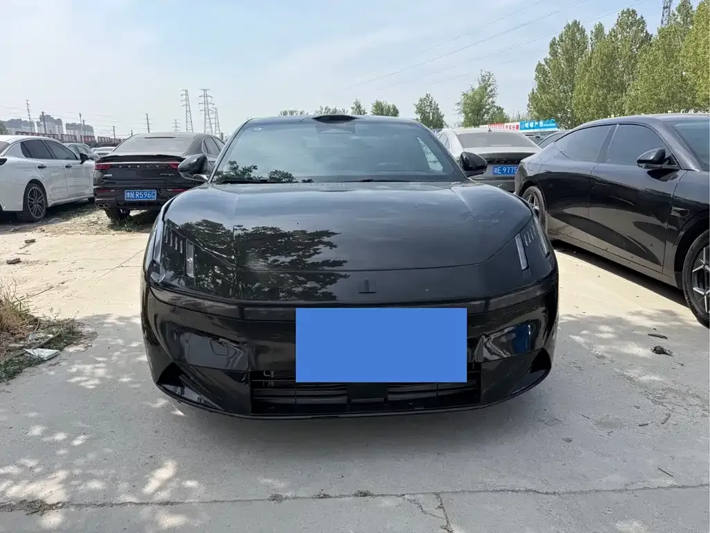 Lynk & Co 10 EM-P