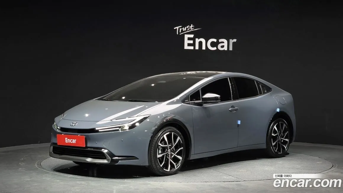 Toyota Prius — фото 1