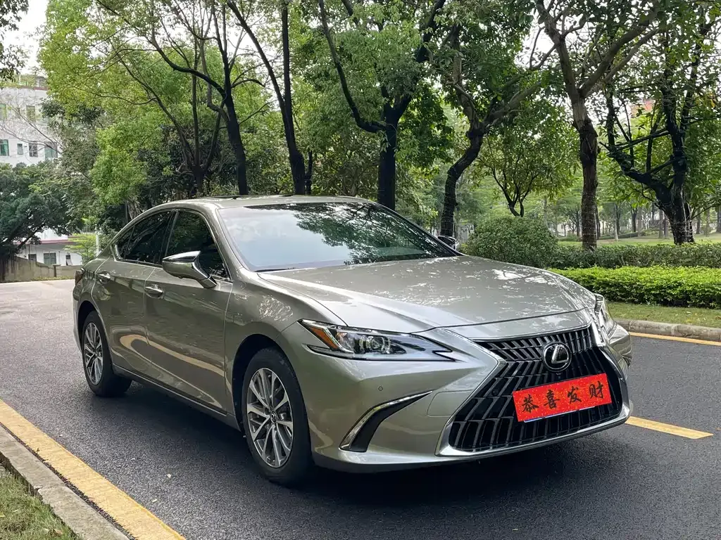 Lexus ES — фото 4