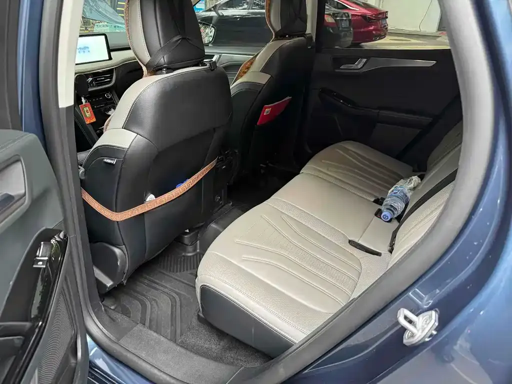 Ford Escape 2023 из CN, фото 4