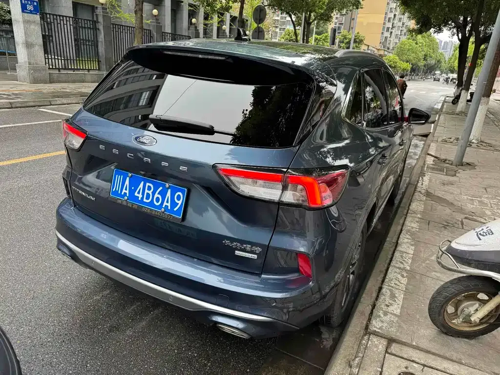 Ford Escape 2023 из CN, фото 6
