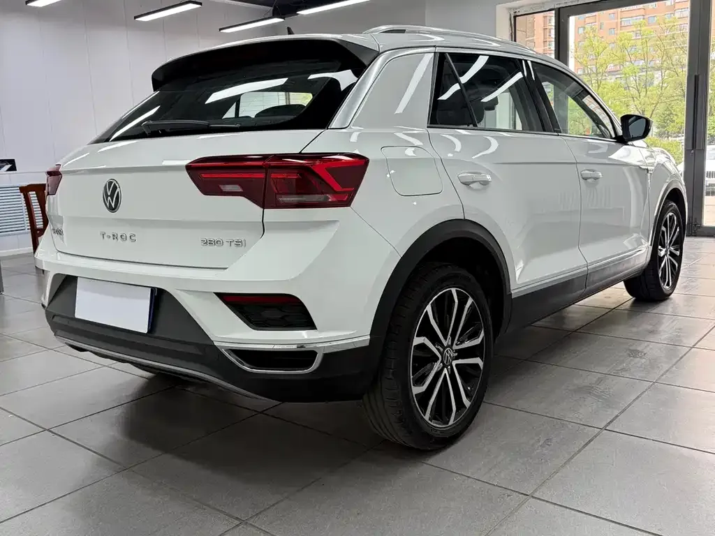 Volkswagen T-Roc — фото 3