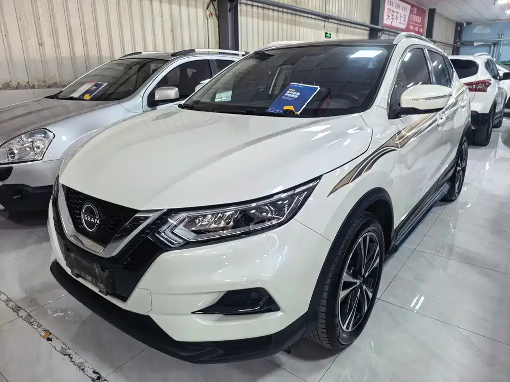 Nissan Qashqai — фото 1