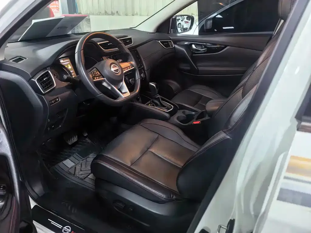 Nissan Qashqai — фото 10
