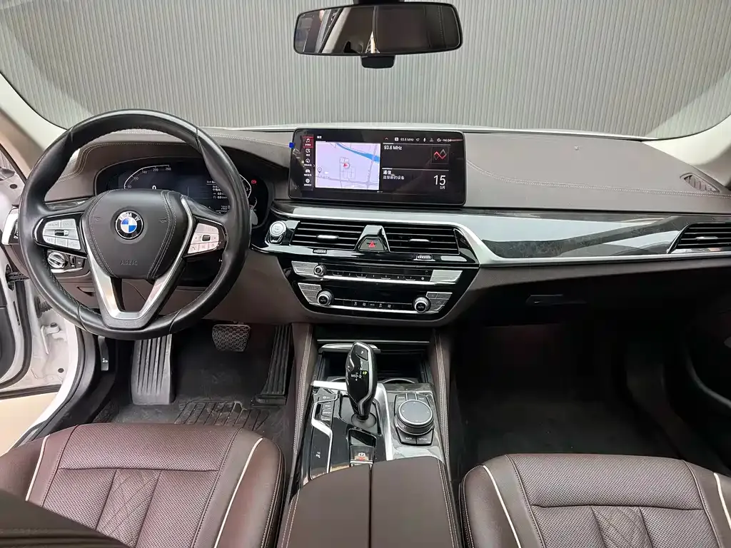 BMW 5 Series — фото 4