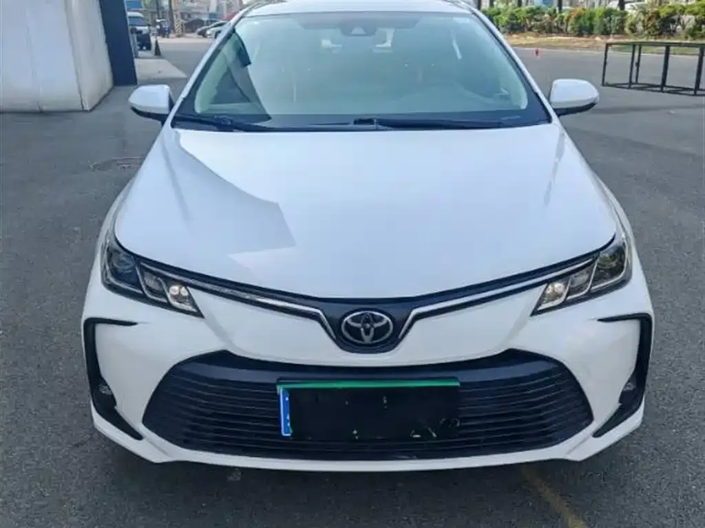 Toyota Corolla — фото 1