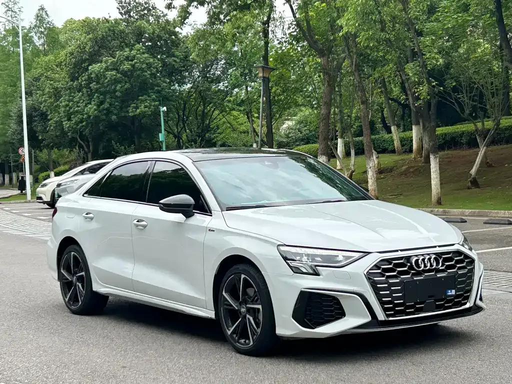 Audi A3 — фото 1