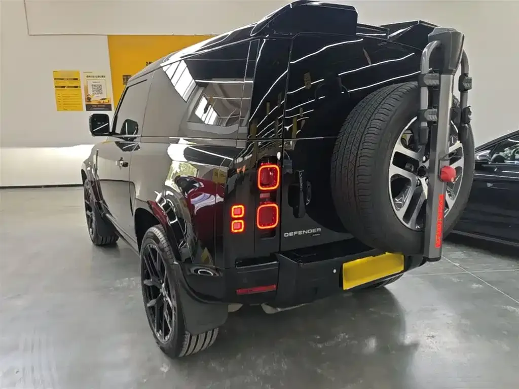 Land Rover Defender — фото 9