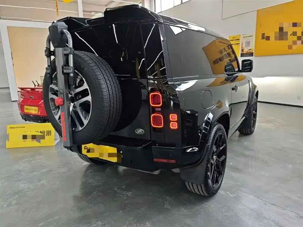 Land Rover Defender — фото 7