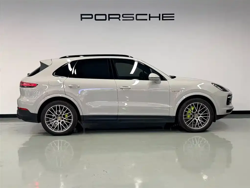 Porsche Cayenne Hybrid — фото 9