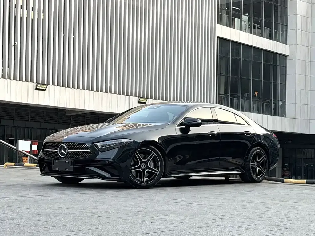 Mercedes-Benz CLS — фото 1