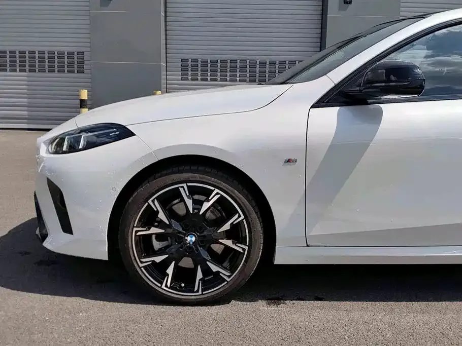 BMW 2 Series 2025 из CN, фото 9