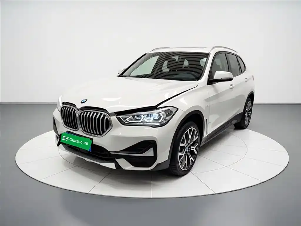 BMW X1 — фото 1