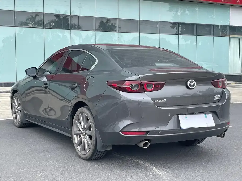 Mazda 3 Axela — фото 9