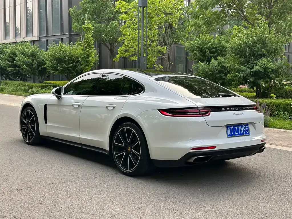 Porsche Panamera — фото 10
