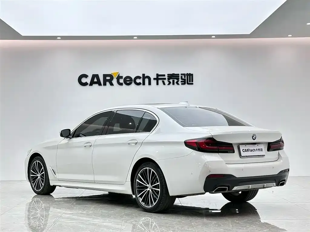 BMW 5 Series — фото 9
