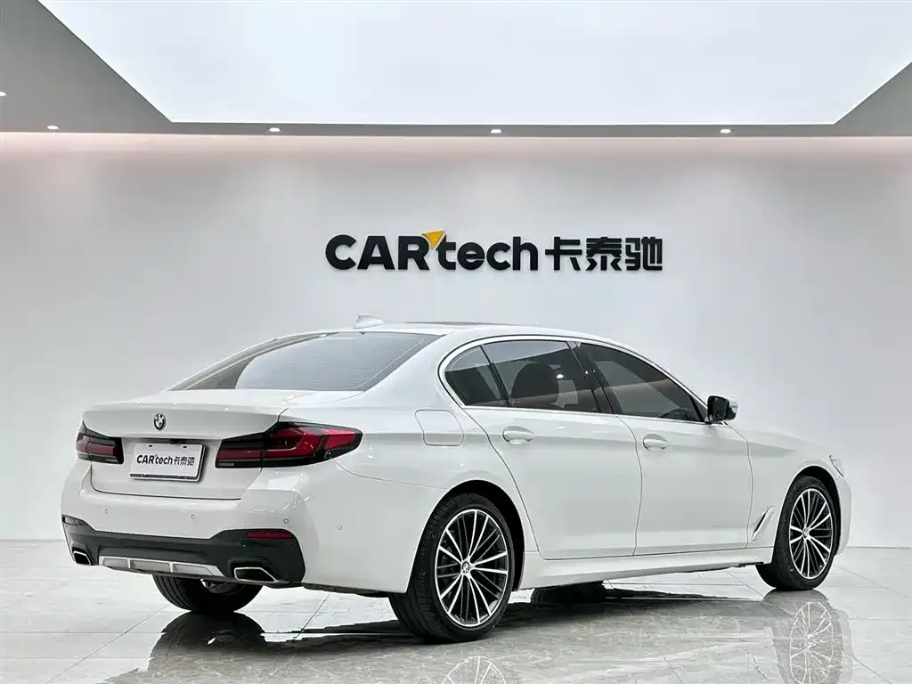 BMW 5 Series — фото 6