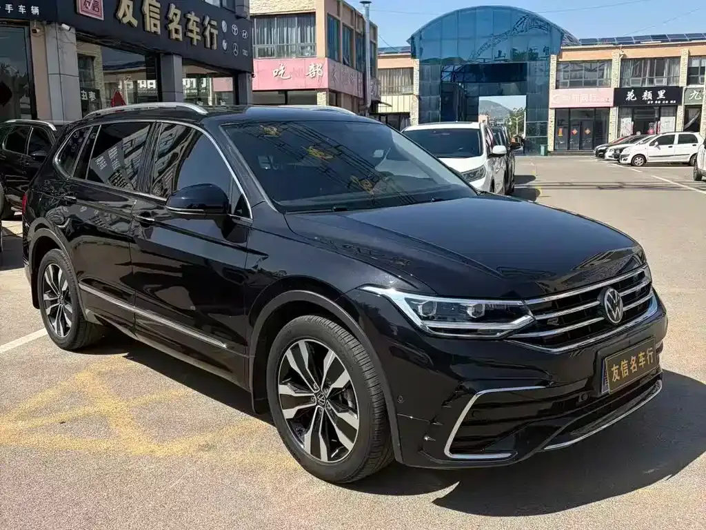 Volkswagen Tiguan L — фото 6
