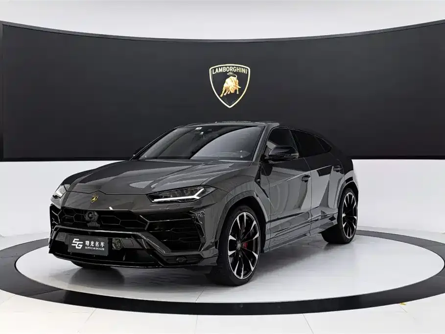 Lamborghini Urus — фото 1