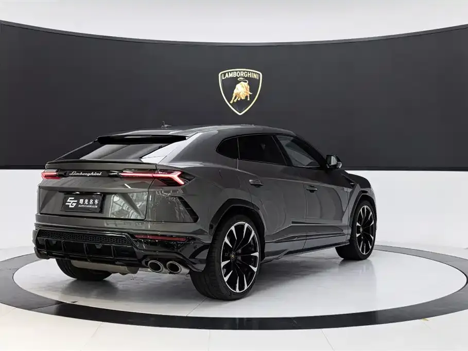 Lamborghini Urus — фото 9