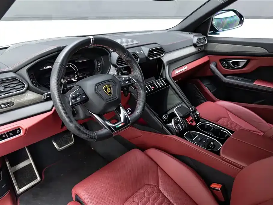 Lamborghini Urus — фото 10