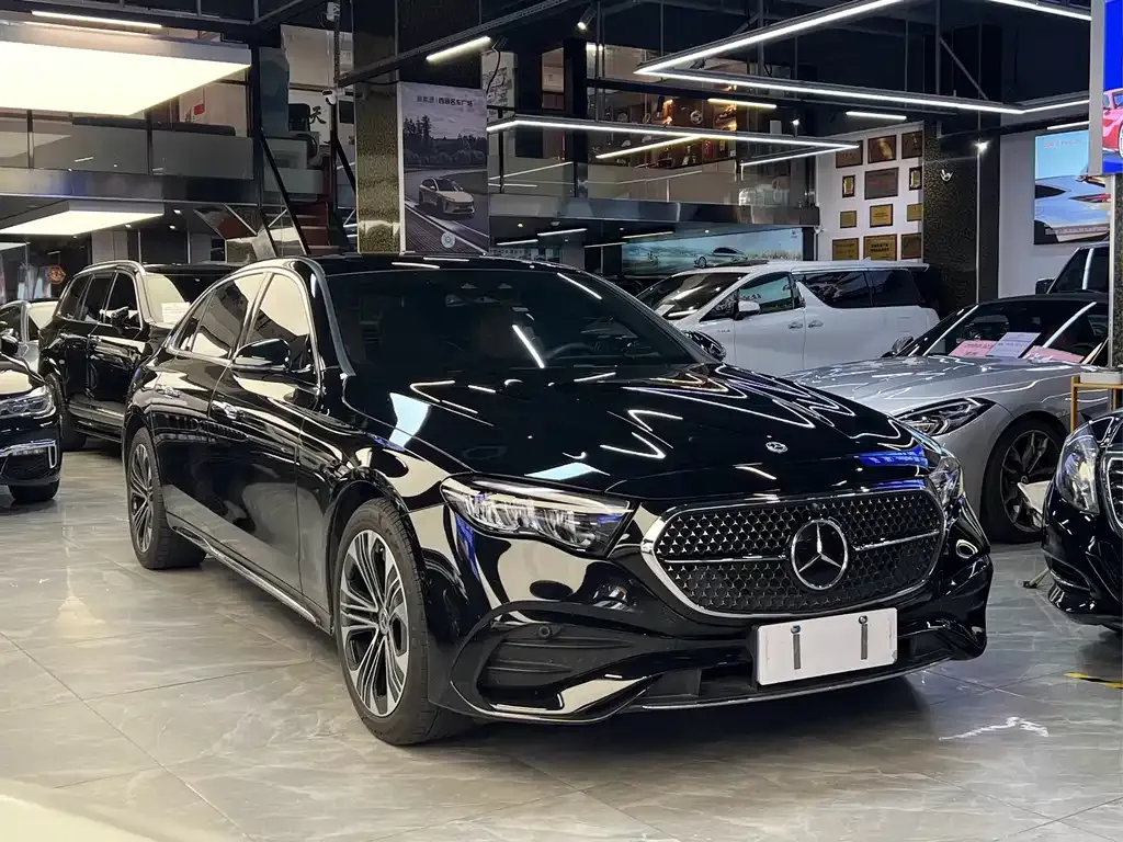 Mercedes-Benz E-Class — фото 10