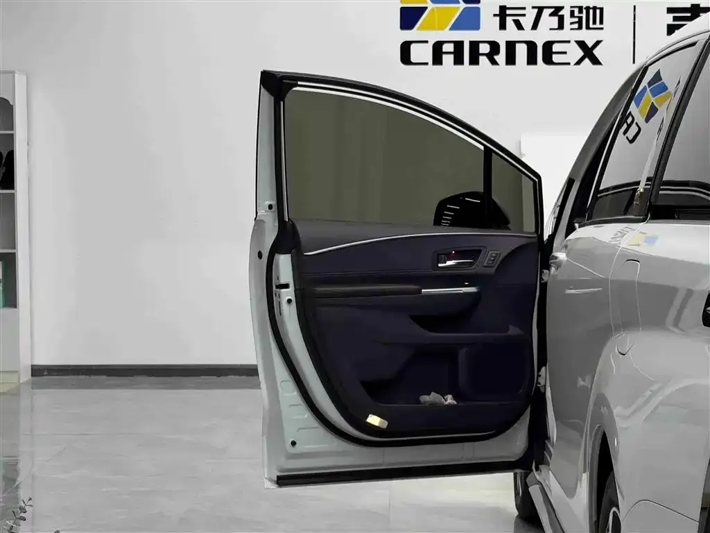Toyota Granvia — фото 6