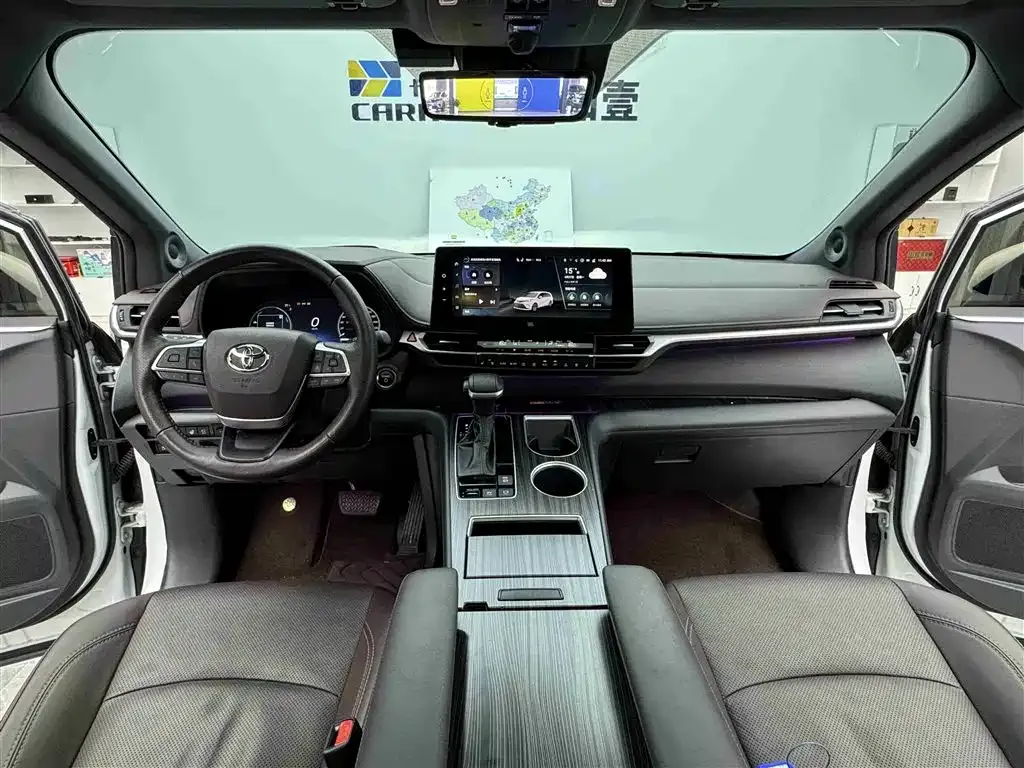 Toyota Granvia — фото 10