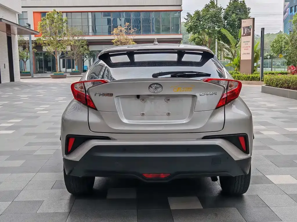 Toyota C-HR 2023 из CN, фото 4