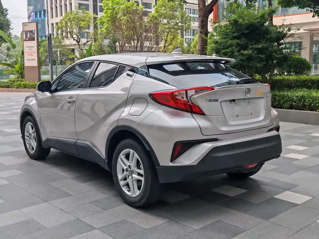 Toyota C-HR 2023 из CN, фото 9